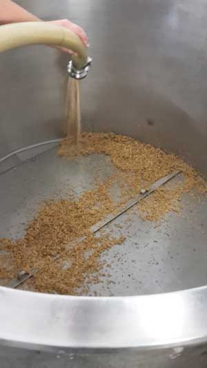 fabrication-de-la-biere-ajout-de-cereale